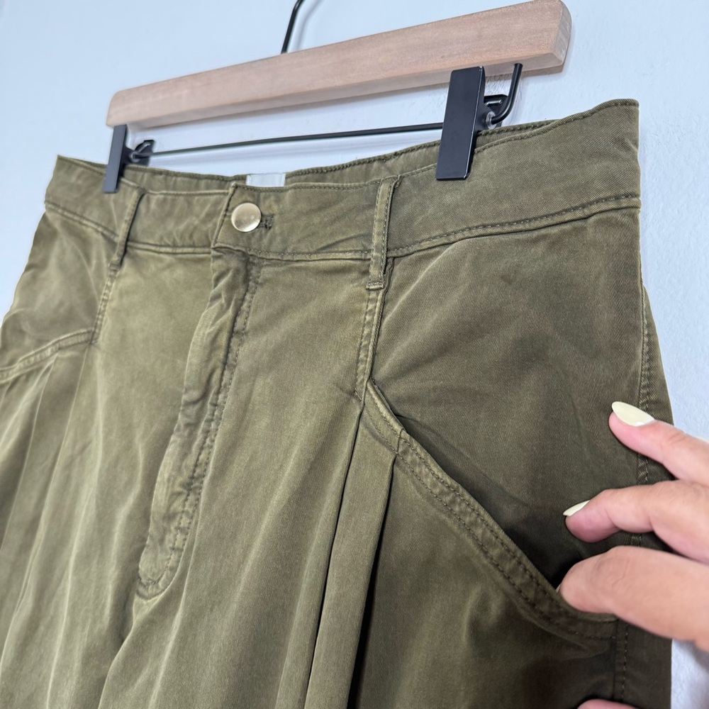 Anthropologie Maeve Oversized Wide-Leg Pleated Chino Pants in Moss Green Size 12 - Picture 8 of 16